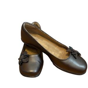 SOFTSPOTS Slip On Flats Leather Dress Shoes - Brown Size 10W
